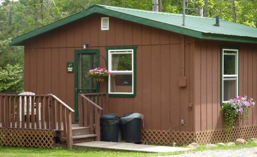 Moose Track Adventures Resort Winton Exterior foto